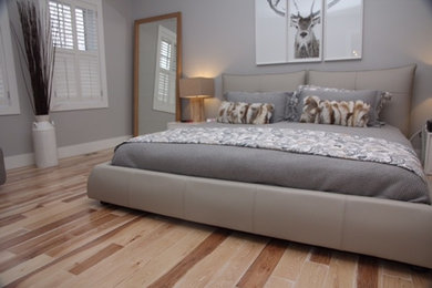 Inspiration for a contemporary bedroom remodel in Montreal