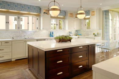 Transitional kitchen photo in Seattle