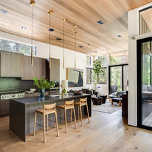 Lakehouse kitchen