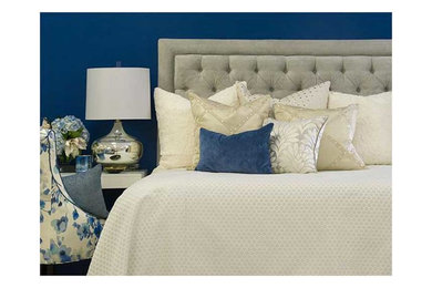 Bedroom - mid-sized traditional guest bedroom idea in Seattle with blue walls and no fireplace