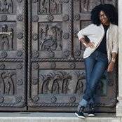 A'sha Halls foto