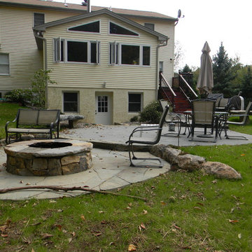 Stone fire pit