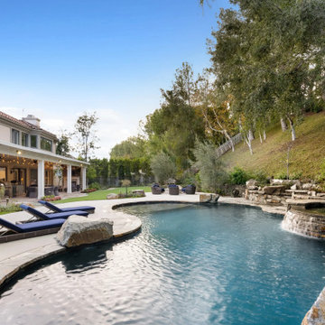 Swimming Pool Building Service