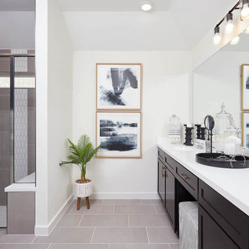 Austin, Texas | Sun Chase – Landmark Paramount Owner’s Bathroom