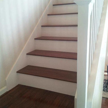 New Oak Flooring with an Accent Starting Step