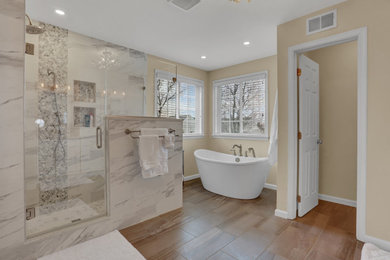 Bathroom - modern bathroom idea in Other