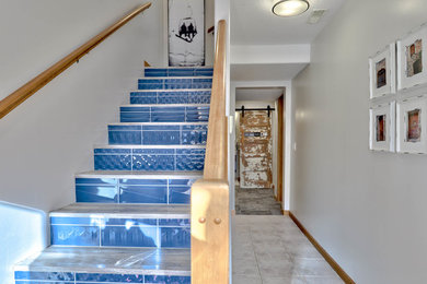 Example of a transitional staircase design in Vancouver
