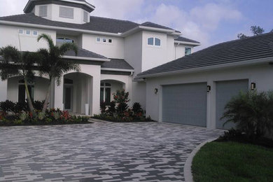 Beach style exterior home photo in Orlando