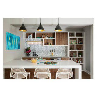 Modern Excitement | Che Bella Interiors - Contemporary - Home Bar ...