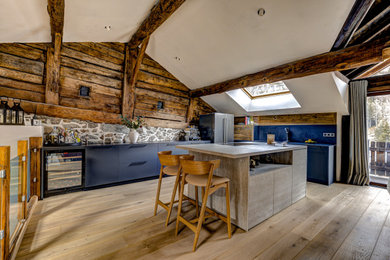 This is an example of a rustic kitchen in London.