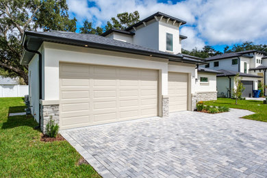 Transitional garage photo in Tampa