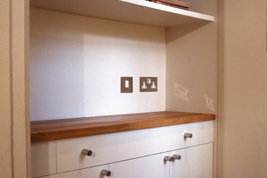 Home office - transitional home office idea in Brussels