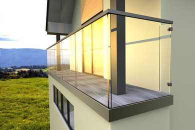 Frameless Glass Balcony Design Solution