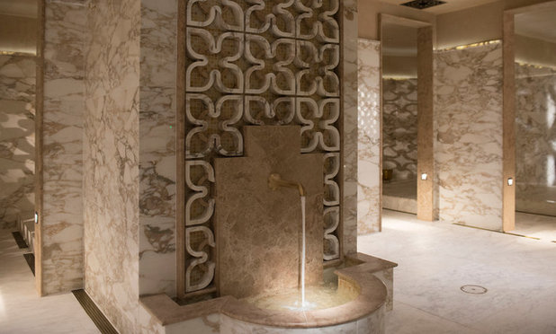 Средиземноморский Ванная комната by Drummonds Bathrooms