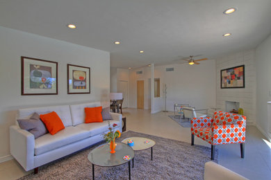 Living room - mid-sized mid-century modern living room idea in Los Angeles