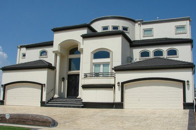 Inspiration for a coastal exterior home remodel in Houston