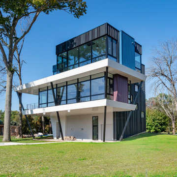 CUSTOM CONTEMPORARY ON THE RIVER TRAIL