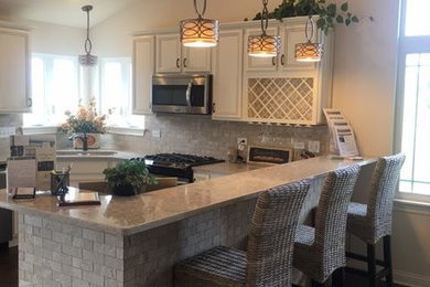 Example of a classic kitchen design in Chicago