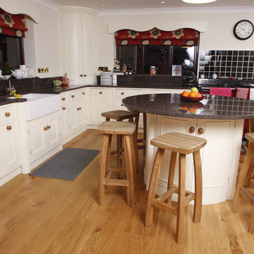 Newhall - Country Kitchen