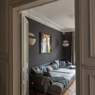 Example of a trendy home theater design in Paris