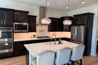 Example of a kitchen design in Phoenix