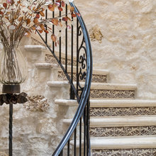 Stairs/Entry