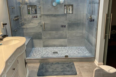 Bathroom - modern bathroom idea in Atlanta