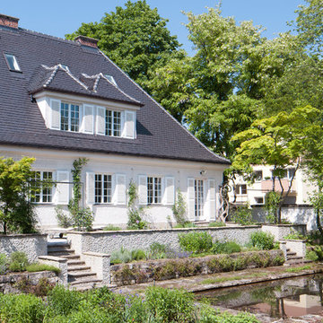 Haus mit Terrassengarten