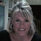 Lori Kinder Pickford's photo