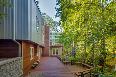 Inspiration for a contemporary exterior home remodel in Chicago