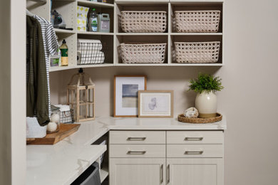 Example of a laundry room design in Los Angeles