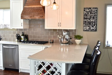 Example of an arts and crafts kitchen design in Calgary