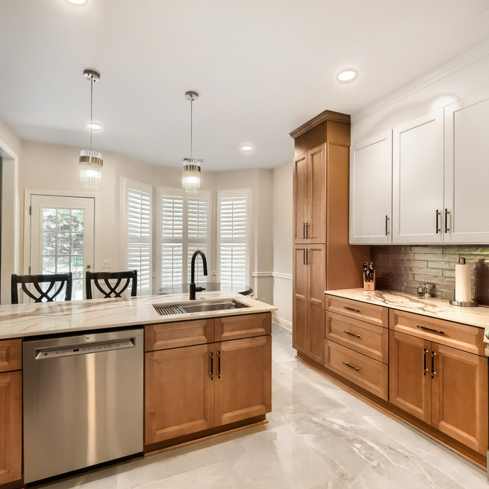 Minimalist kitchen photo in Atlanta