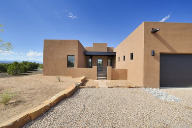 Modern exterior home idea in Albuquerque