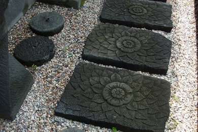 Bali relief Lava stone tile 
バリレリーフタイル 
バリ風の庭づくりに
取り扱い:KAJA team RESOTTA