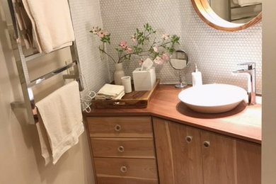 Inspiration for a modern bathroom remodel in Boston