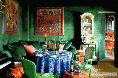 Living room photo in New York