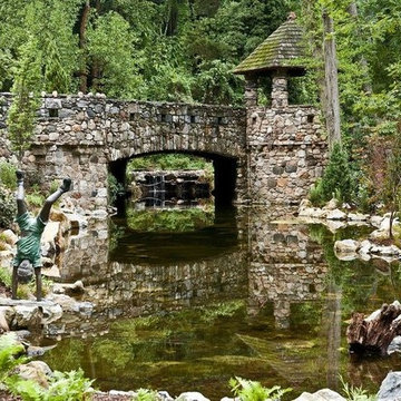 Large Reflecting Pond with Stone Bridge (Long Island/NY):