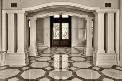 Example of a classic home design design in Miami