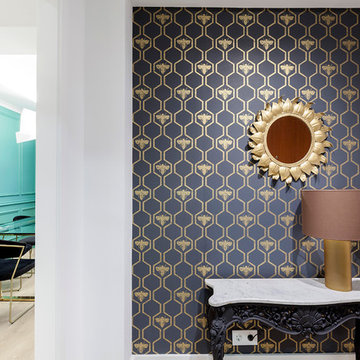 Recibidor con papel pintado
