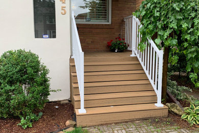 This is an example of a porch design in Toronto.