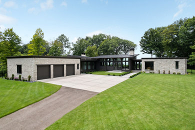 Exterior home idea in Grand Rapids