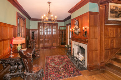 Home design - traditional home design idea in New York