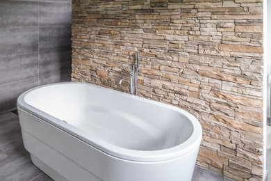 Modernes Badezimmer in Sonstige