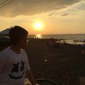 Riley Buzon's photo