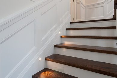 Example of a minimalist staircase design in Toronto