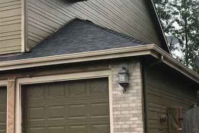 Example of an exterior home design in Portland