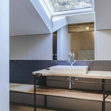 MÉNAGE Á TROIS - Farmhouse