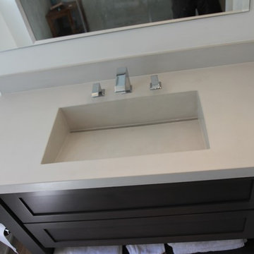 Modern style bathroom