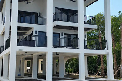 Exterior home idea in Miami